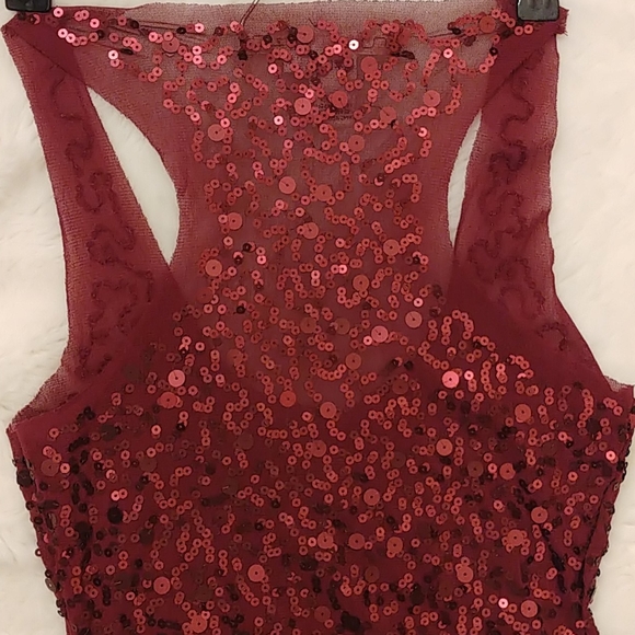 Semi-sheer Racerback sequin tank - Picture 4 of 9